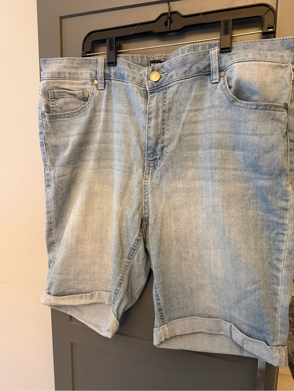 d. jeans Light Wash Rolled Hem Denim Shorts
